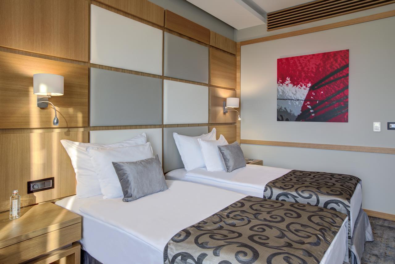 Merit Grand Mosta Spa Hotel & Casino سفيلين جراد المظهر الخارجي الصورة